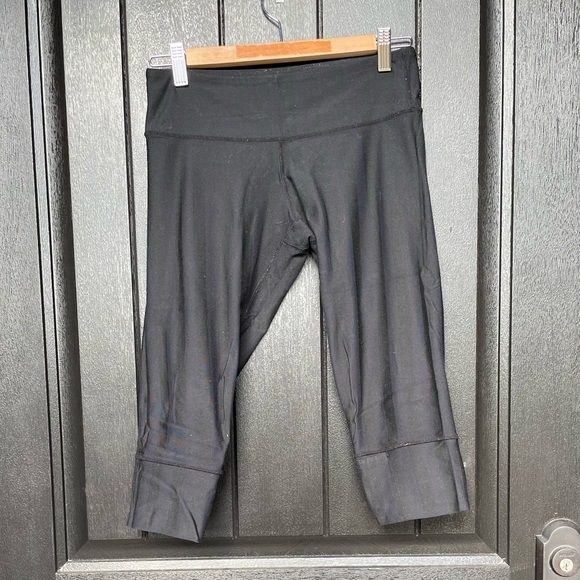 Lulu Cropped Legging - Picture 3 of 4